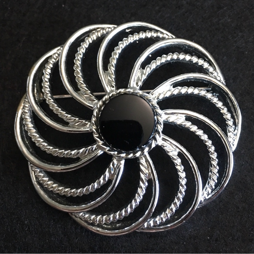 NOS Awesome 1966 MYSTIC SWIRL Coventry Silvertone Spiral Openwork Blk Brooch Pin